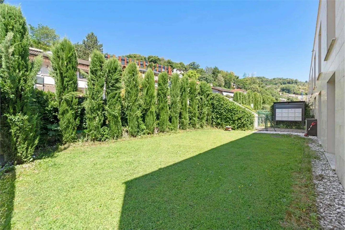 Appartamento con giardino e vista lago - Foto 5 di 13
