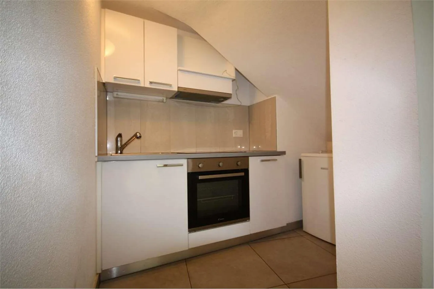 CADEMPINO: 2,5 ZIMMER EINE ECHTE GELEGENHEIT - Foto 3 von 6