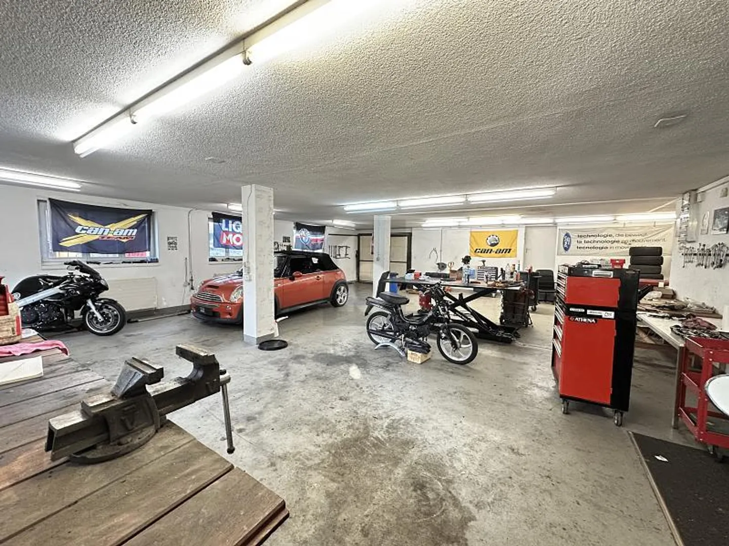 Office space for rent - Photo 1 of 5