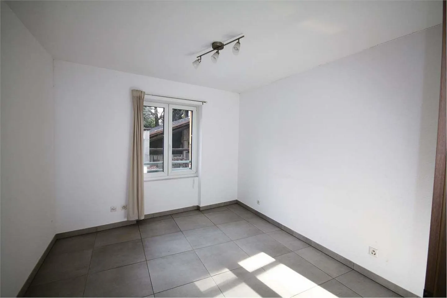 CADEMPINO: 2,5 ZIMMER EINE ECHTE GELEGENHEIT - Foto 6 von 6