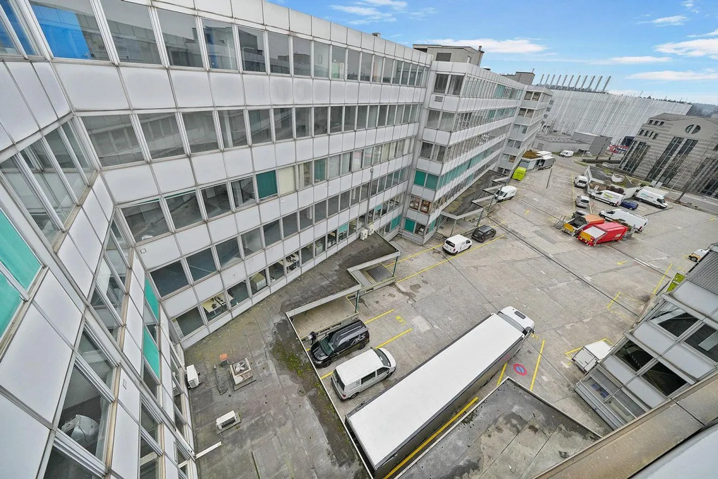 Spazio commerciale pratico con carico di pavimento di 1'000 kg/m² - vista inclusa! - Foto 12 di 13