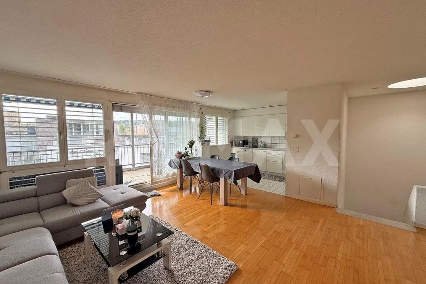 3.5-room apartment in a good location - Photo 5 of 11