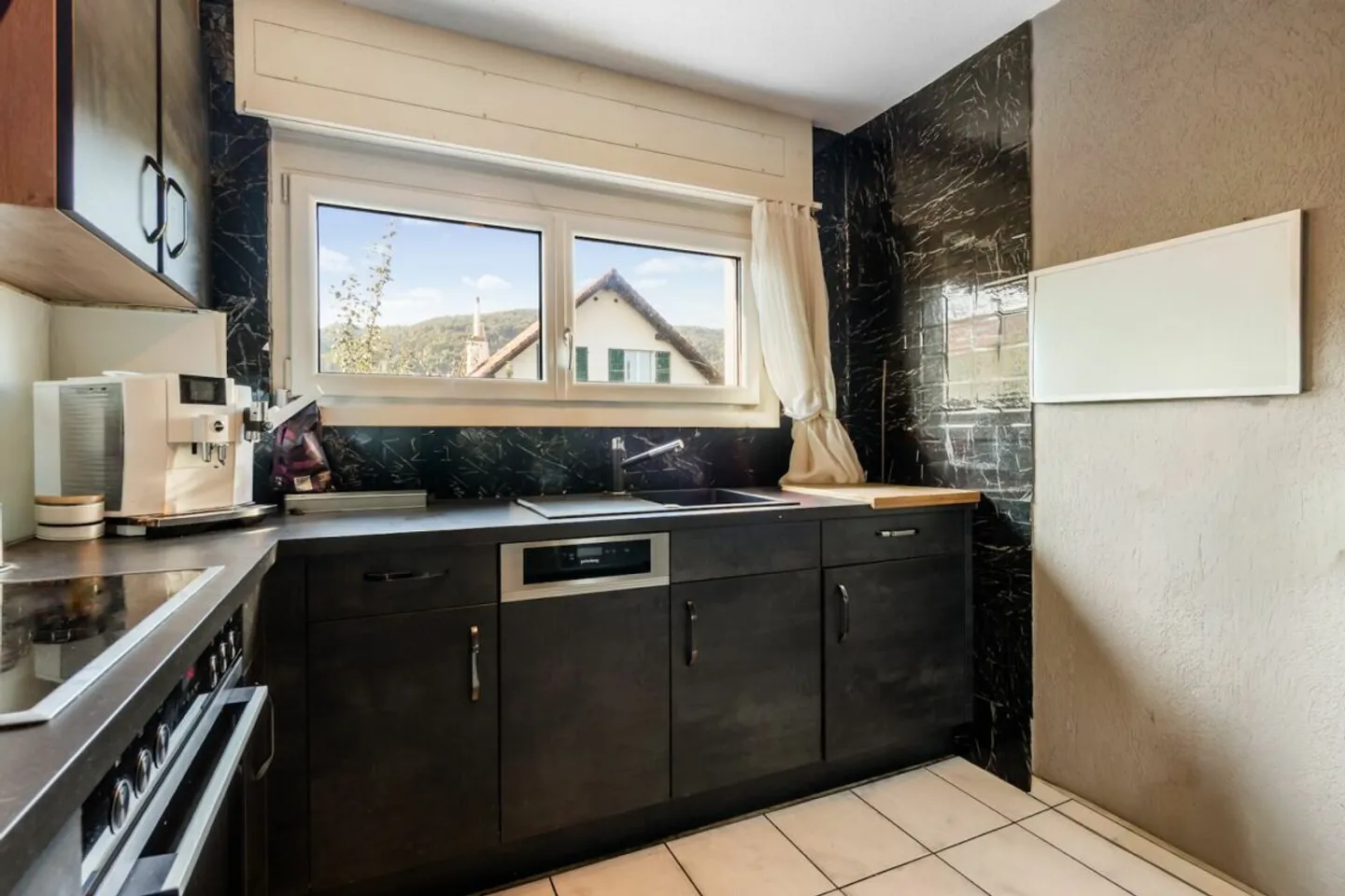 Semi-Detached House for Sale - Photo 3 of 10