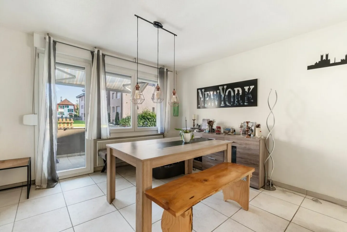 Semi-Detached House for Sale - Photo 4 of 10