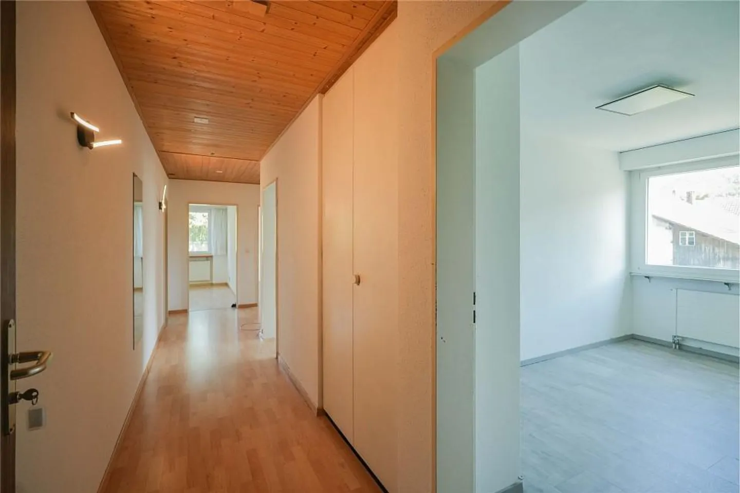 The Opportunity! 4.5 Room Garden Apartment with Additional Rooms - Photo 6 of 13
