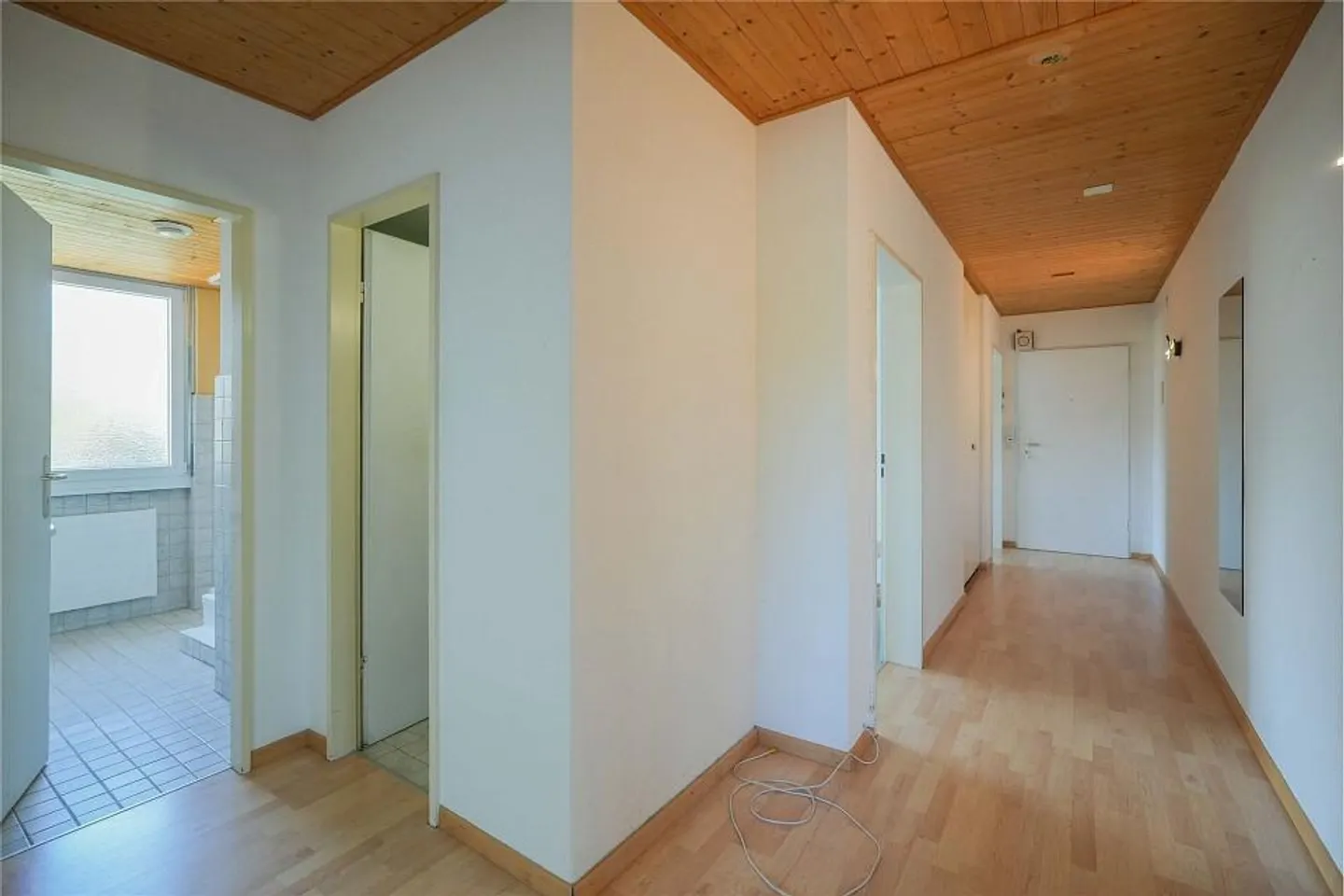 The Opportunity! 4.5 Room Garden Apartment with Additional Rooms - Photo 8 of 13