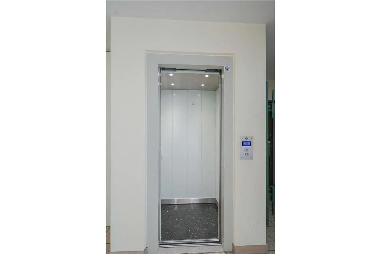 The Opportunity! 4.5 Room Garden Apartment with Additional Rooms - Photo 10 of 13