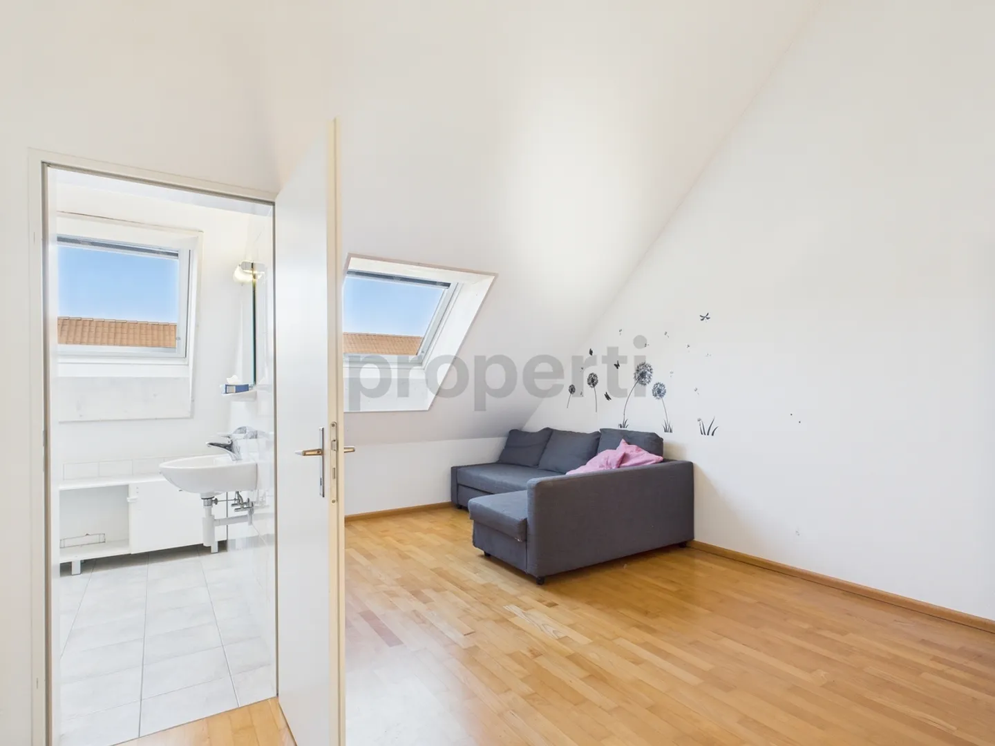 Modernes 6.5-Zimmer-Reihenfamilienhaus in Bättwil  gepflegt, familienfreundlich & mit direktem Tiefgaragenzugang und Garten - Foto 12 von 13