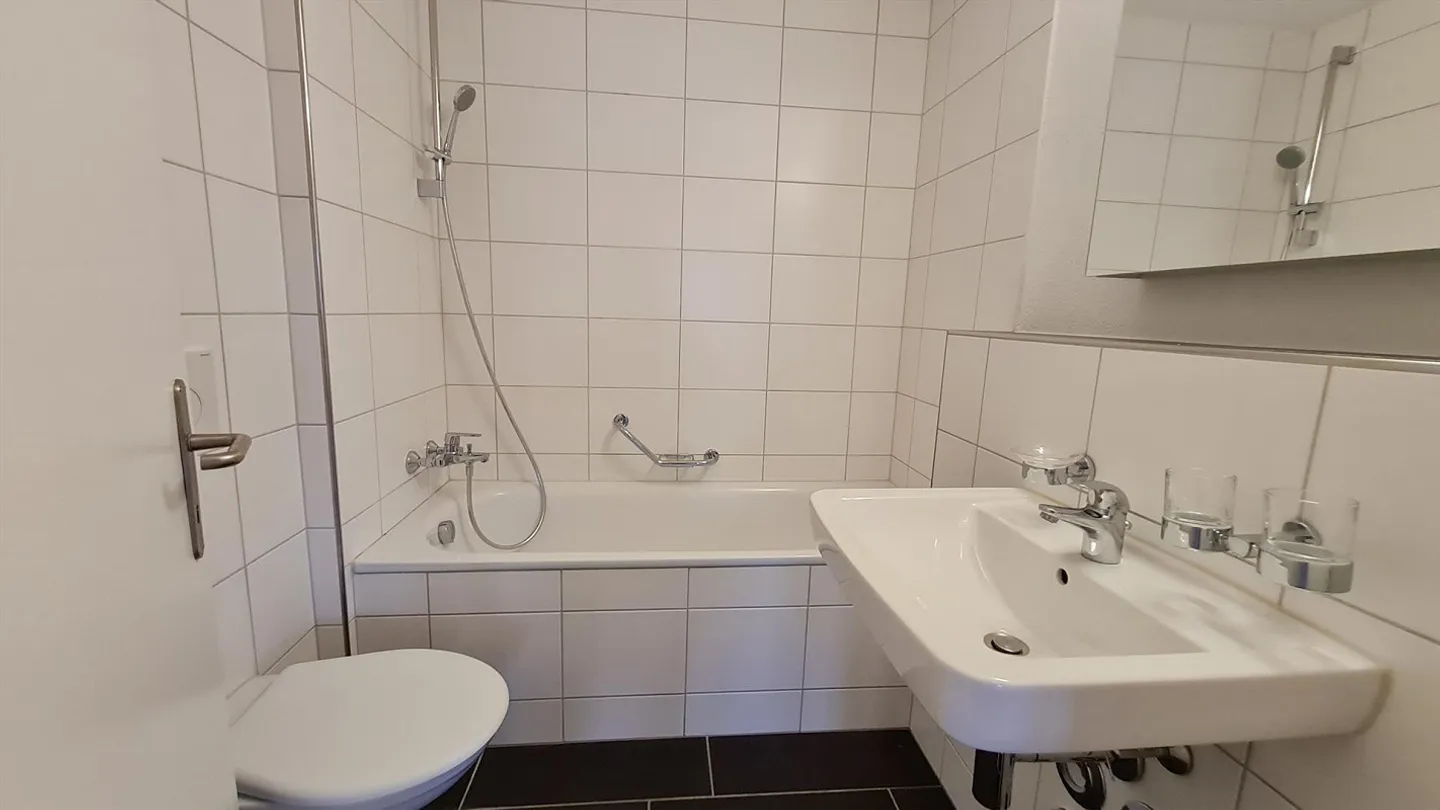 Moderne Wohnung mit grossem Balkon - Foto 7 von 10