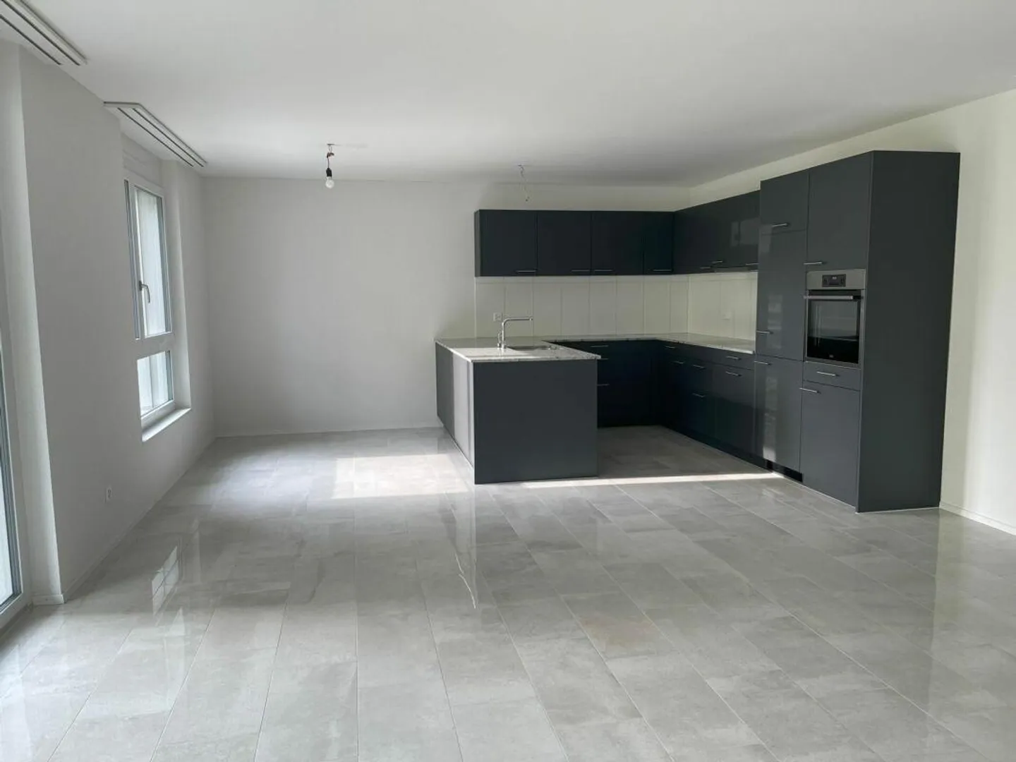 Modern and spacious 3½-room apartment - Photo 1 of 12