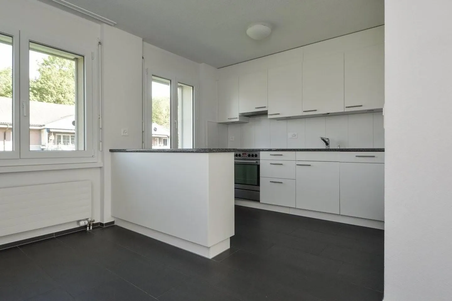 APPARTAMENTO MODERNO 4.5 STANZE IN AFFITTO A SCHLIERN - Foto 3 di 11