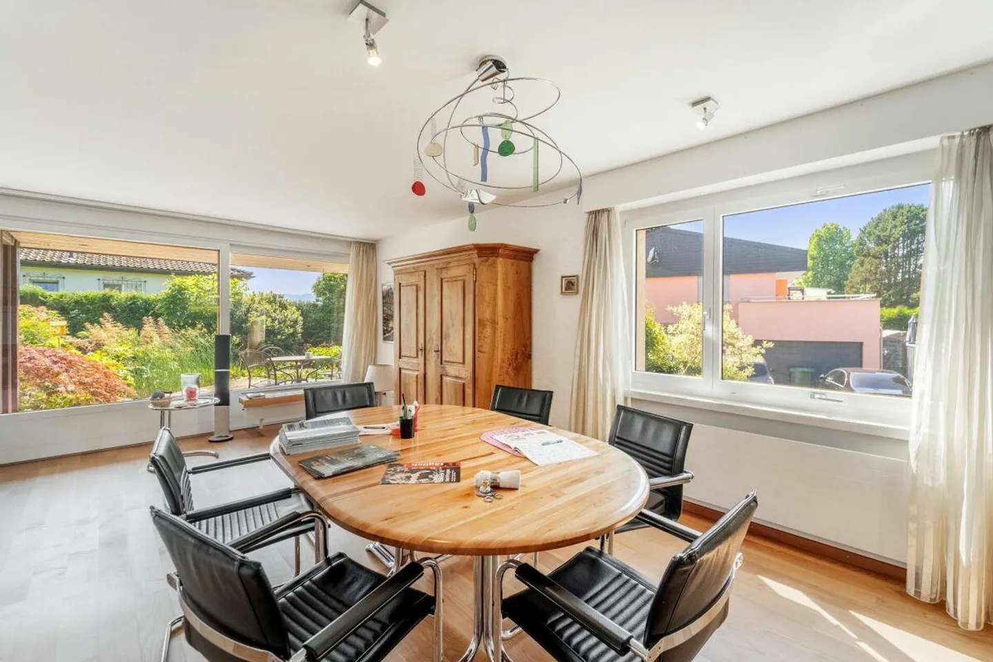 Maison familiale durable avec paradis de jardin - Photo 3 sur 5