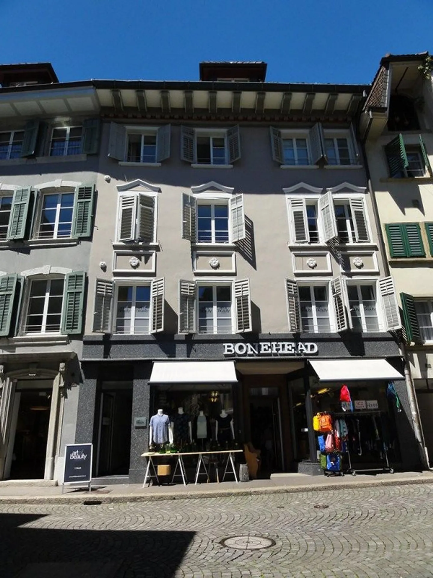 Apartment or Beauty Studio - Photo 8 of 9