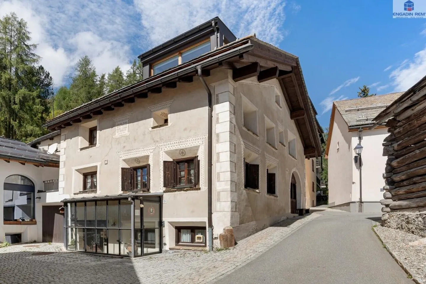 Casa plurifamiliare con tre unità nel cuore di Champfèr - Foto 1 di 6