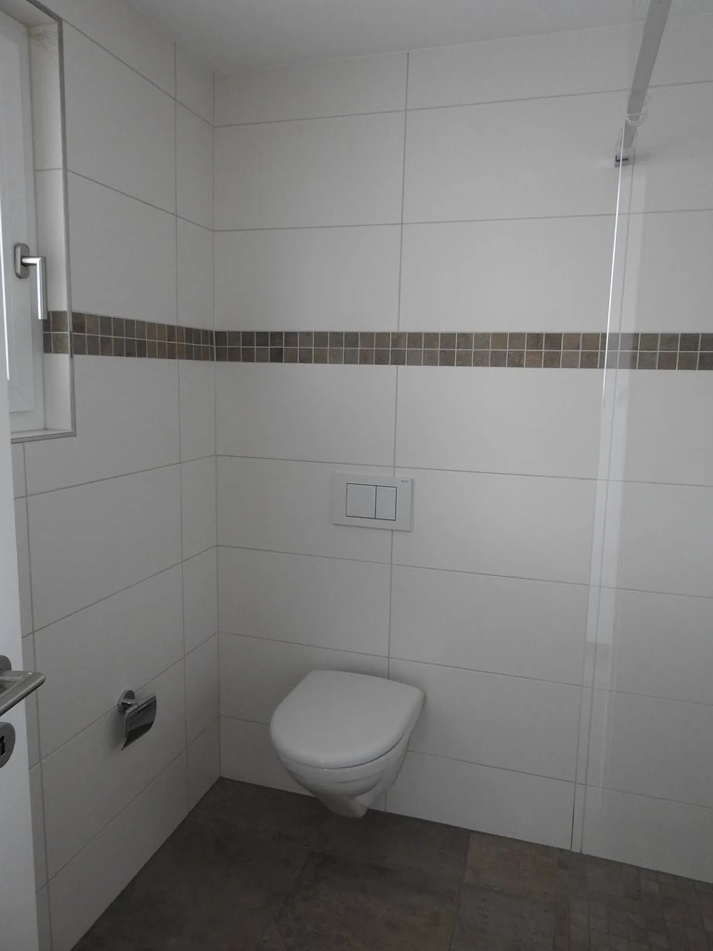 Modern 3.5-Room Apartment in Biel - Photo 8 of 10