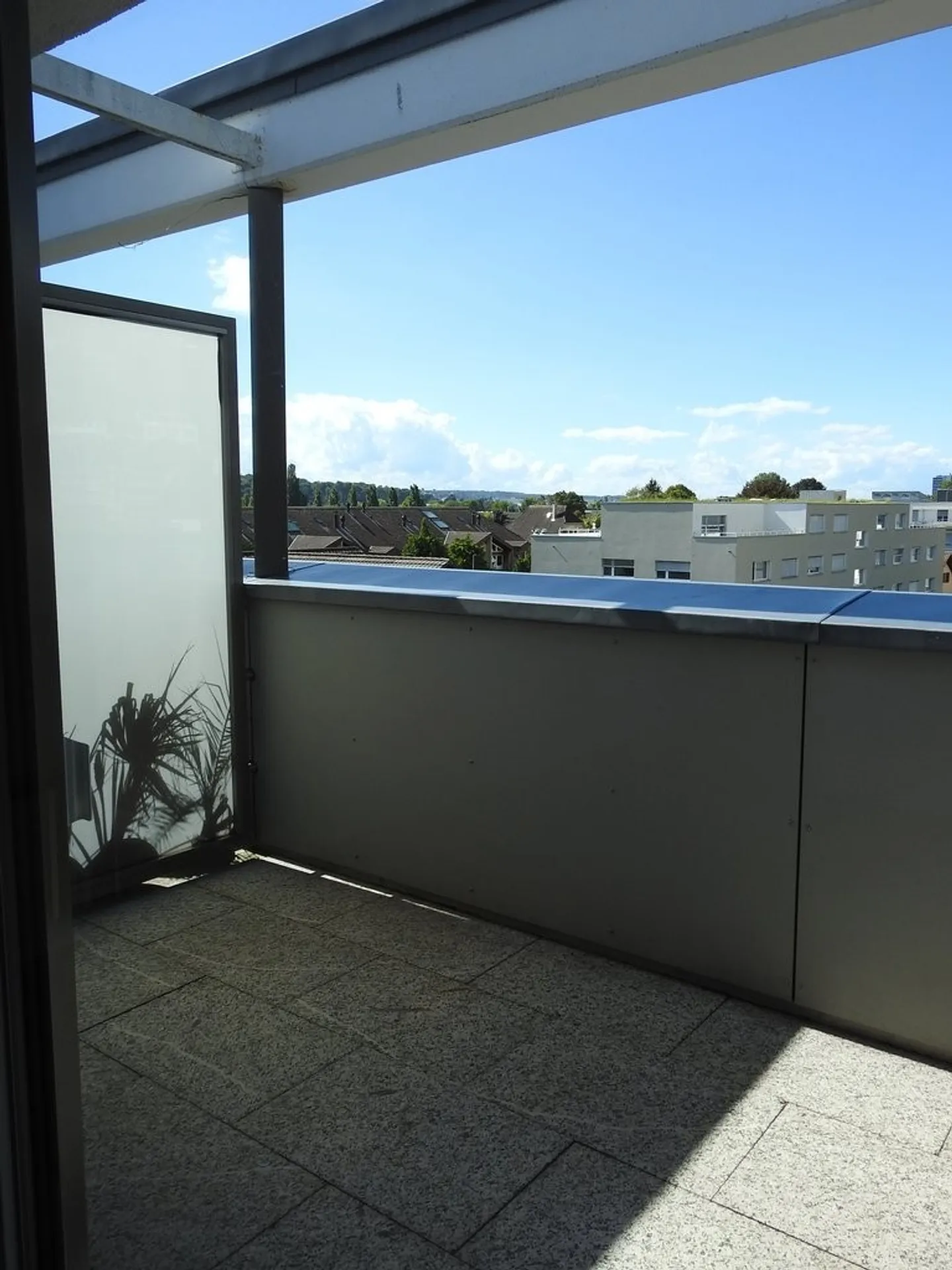Modern 3.5-Room Apartment in Biel - Photo 10 of 10
