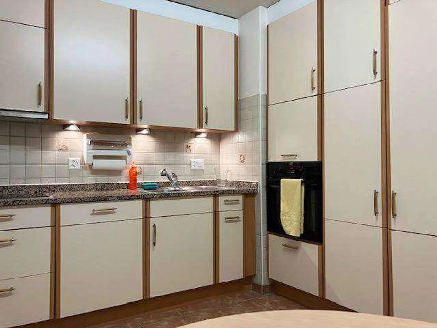 FOR RENT - SIERRE - ROOM FOR RENT - SHARED APARTMENT - from 650.00 FR/month - Photo 2 of 5