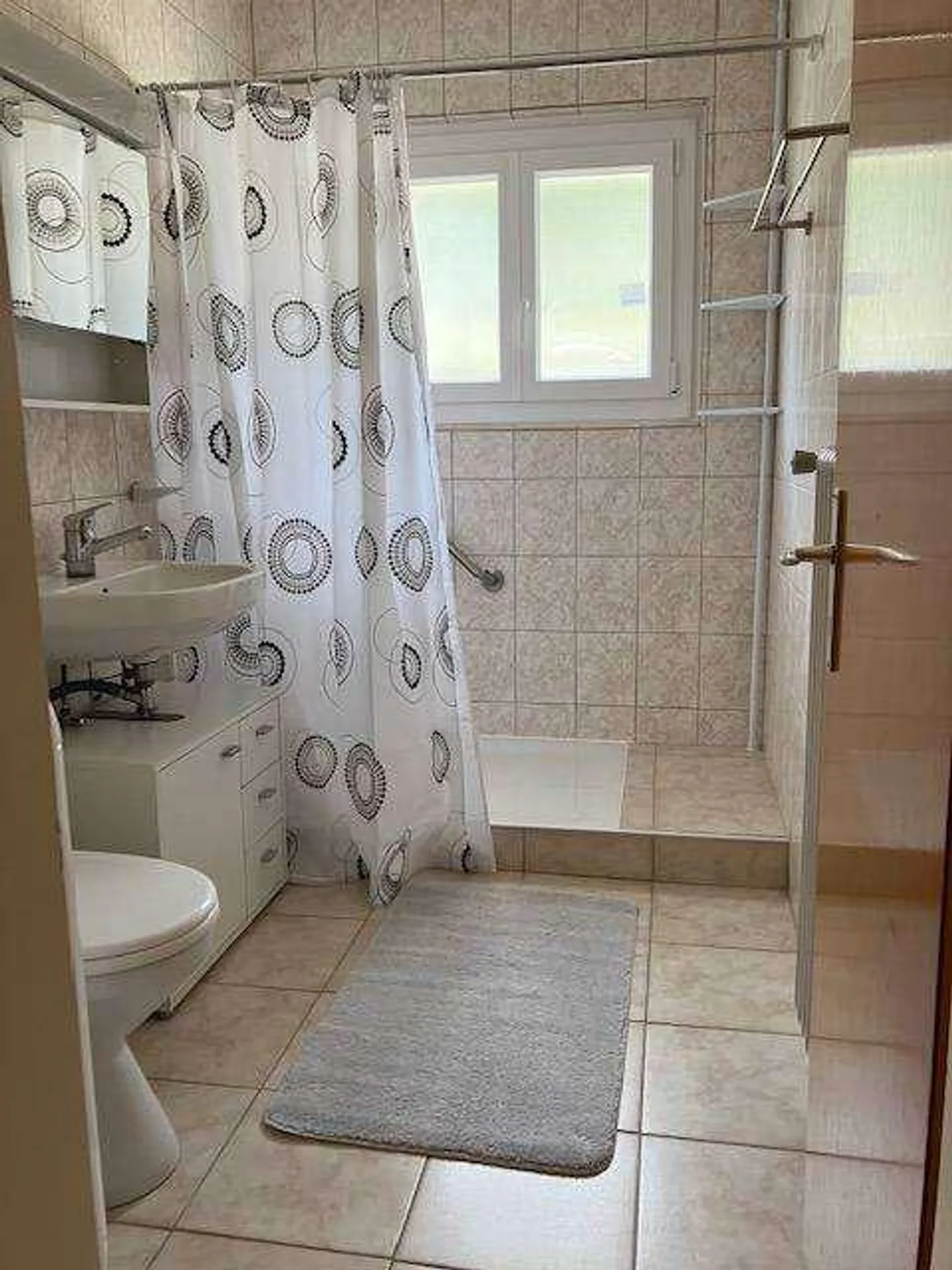 FOR RENT - SIERRE - ROOM FOR RENT - SHARED APARTMENT - from 650.00 FR/month - Photo 5 of 5