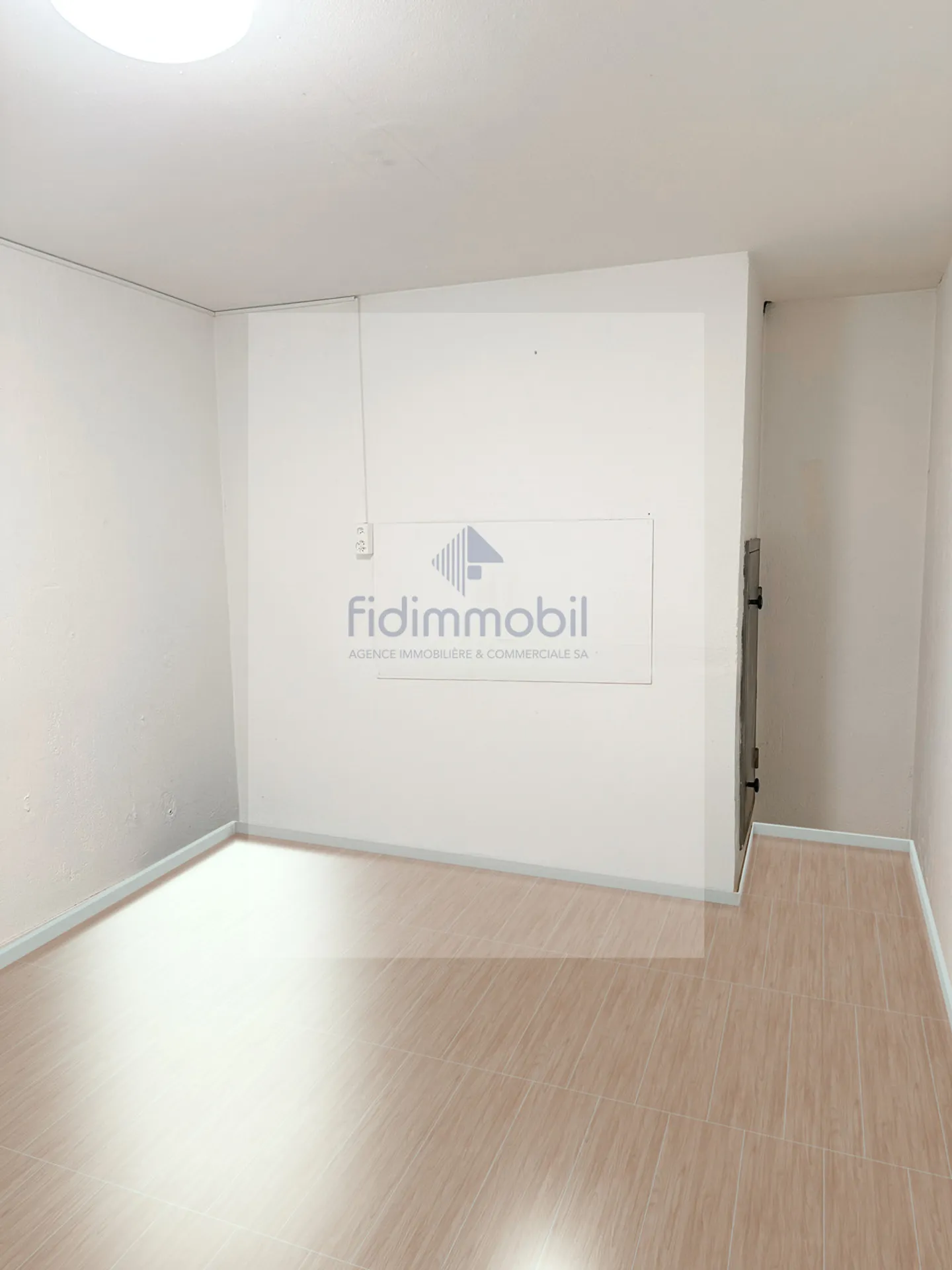 Commercial Space in City - Photo 9 of 13