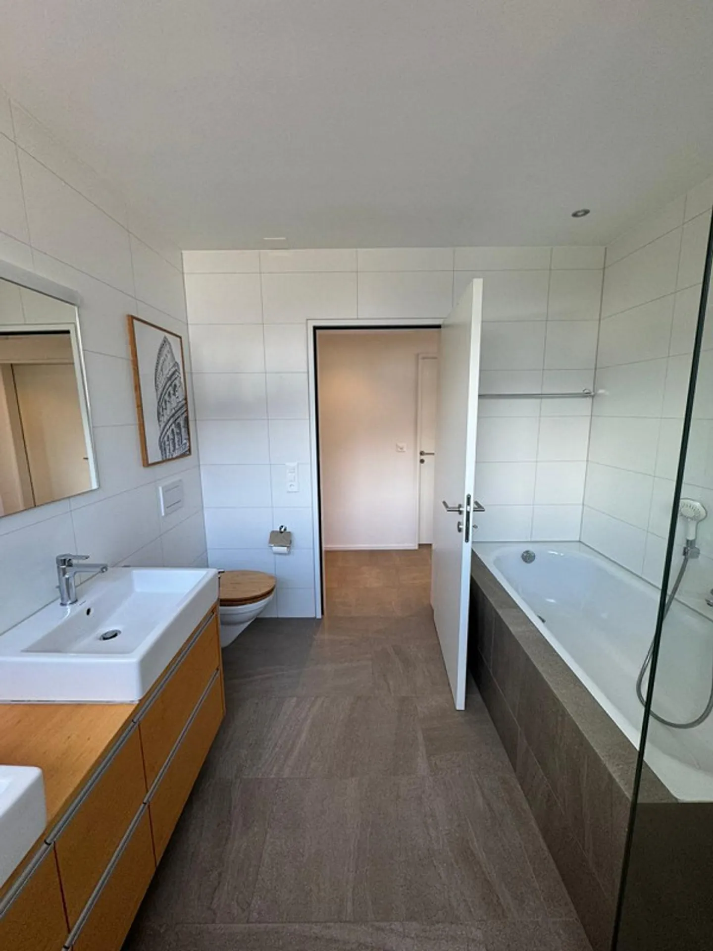 Spacious 3.5-room apartment with a panoramic view - Photo 4 of 10