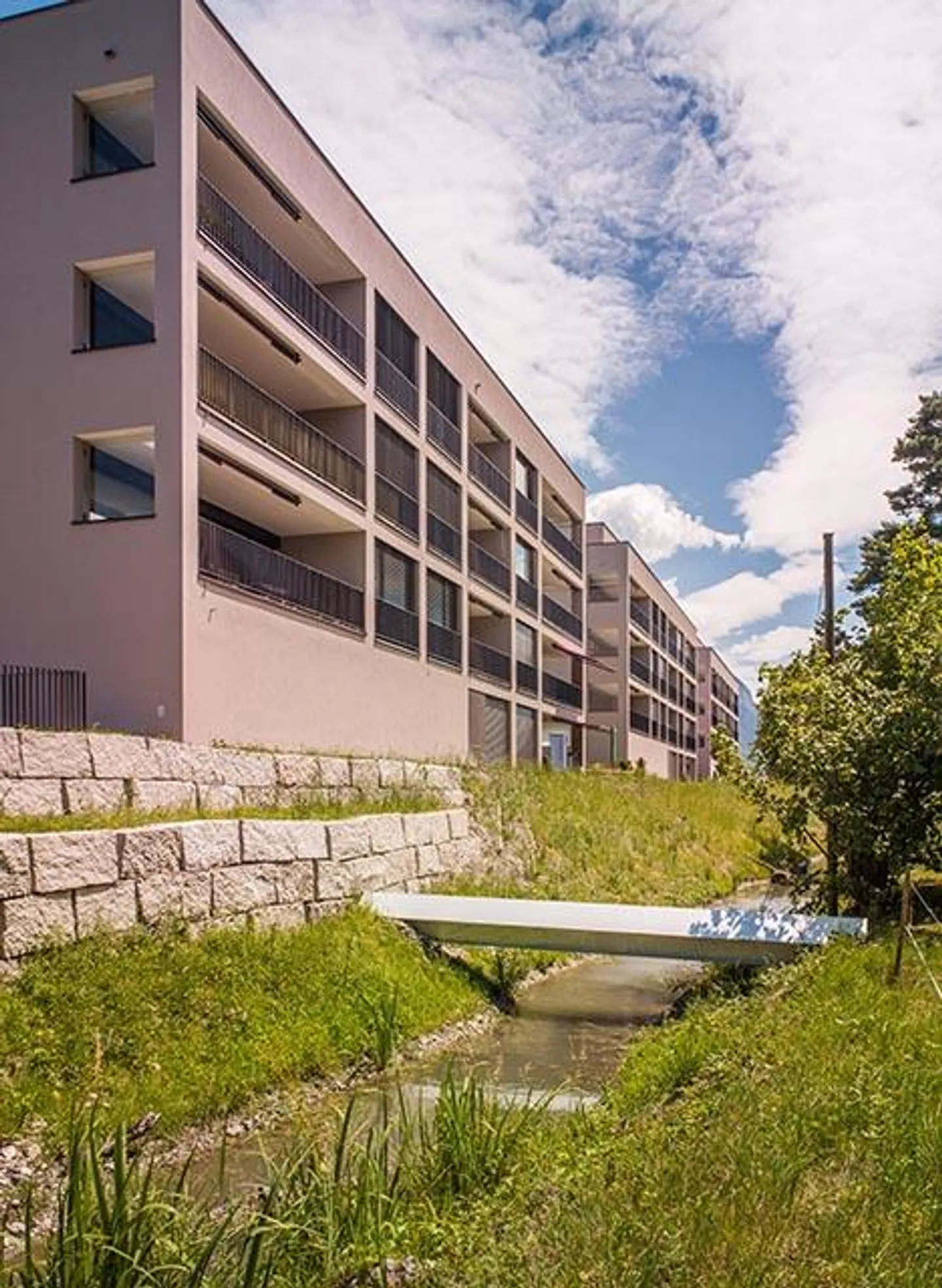 Spacious 3.5-room apartment with a panoramic view - Photo 9 of 10