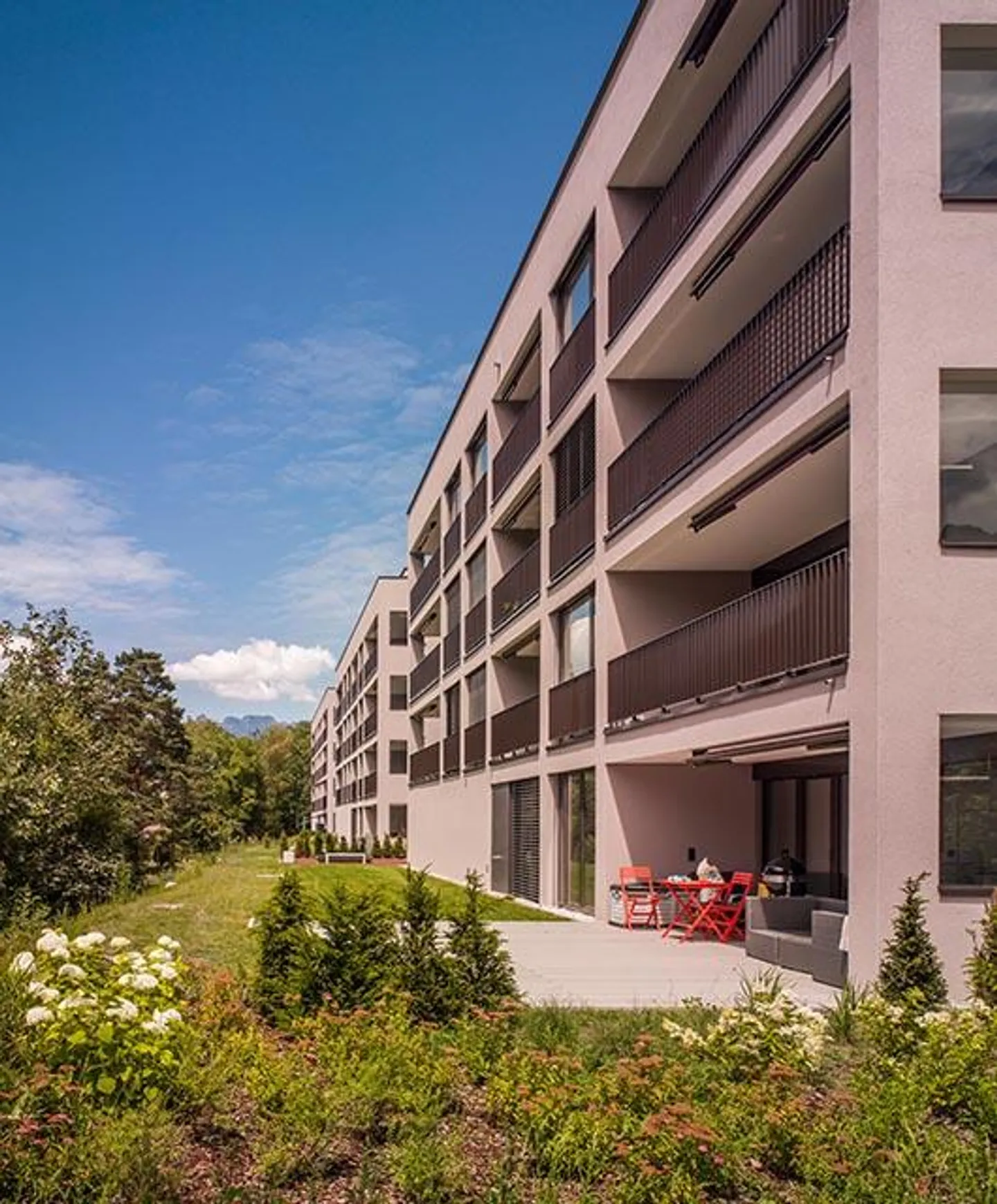 Spacious 3.5-room apartment with a panoramic view - Photo 10 of 10