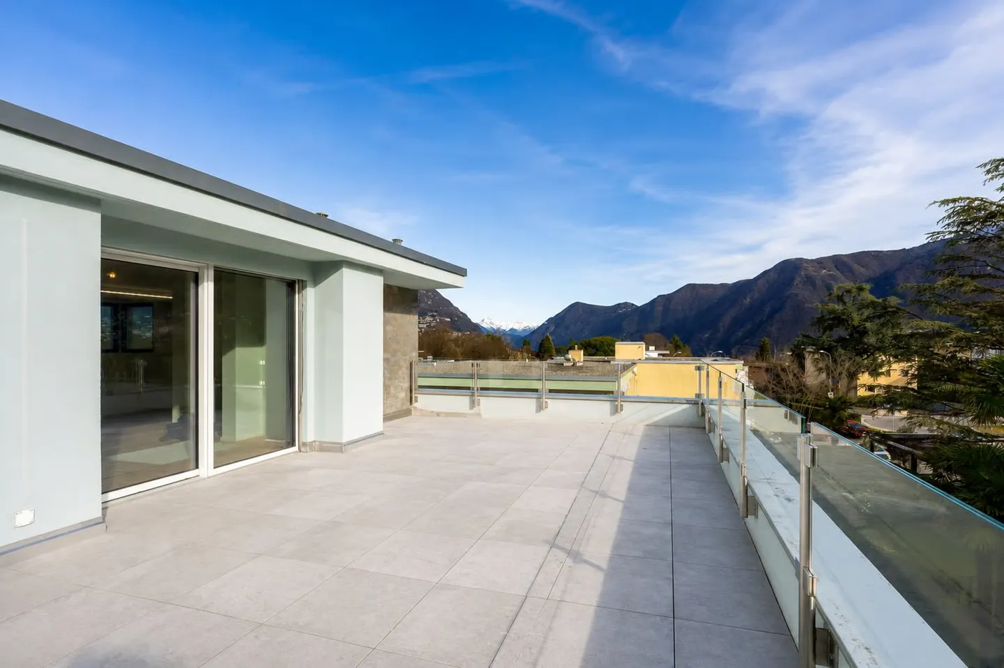 Elegante duplex attico con 3,5 camere e grandi terrazze - Foto 1 di 8