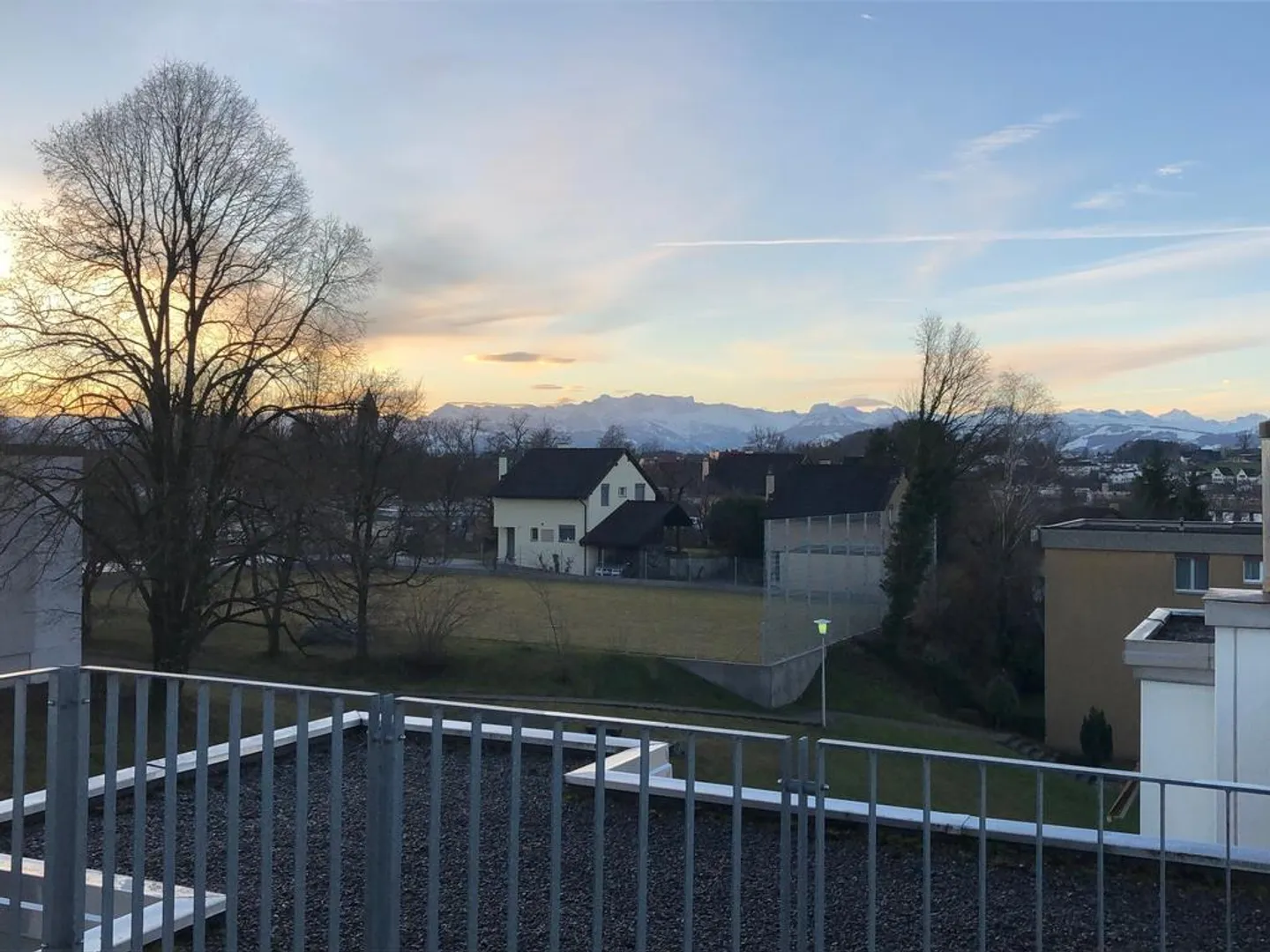 Appartement moderne pour un confort optimal avec une grande terrasse sur le toit cherche des locataires ! - Photo 8 sur 8