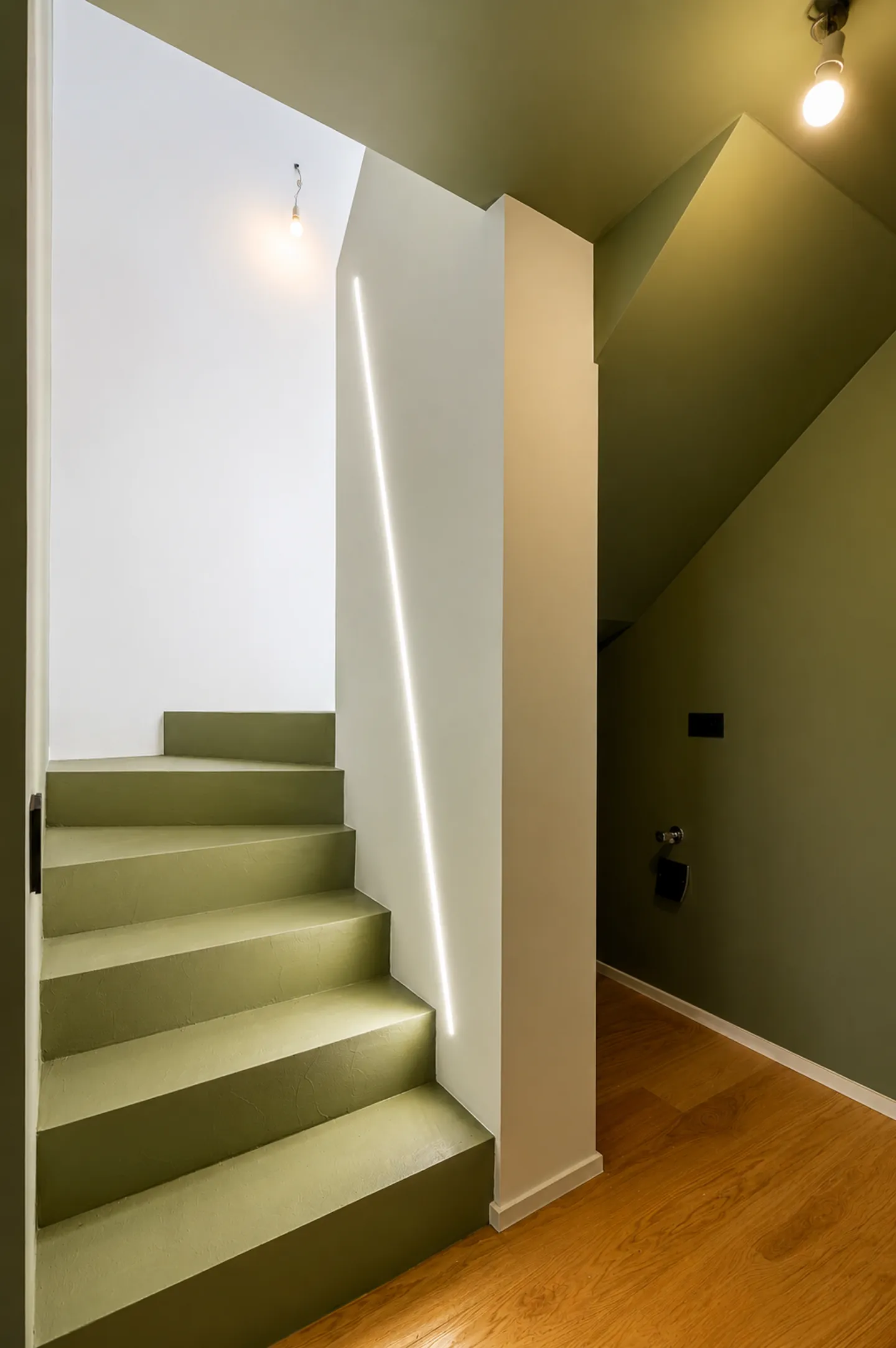 Elegante duplex attico con 3,5 camere e grandi terrazze - Foto 6 di 8