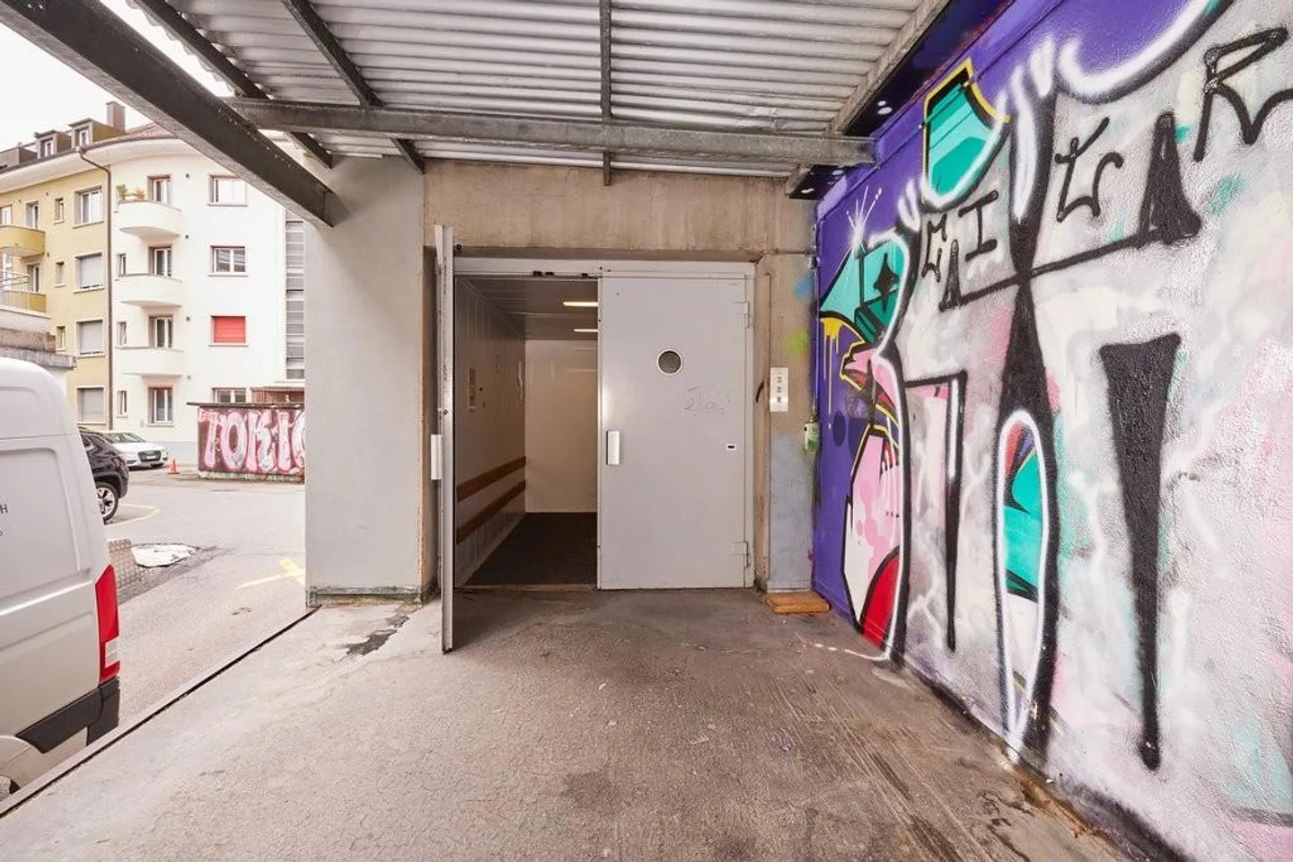 Spazio di stoccaggio pratico di 16m2 in affitto a Berna - Foto 2 di 4