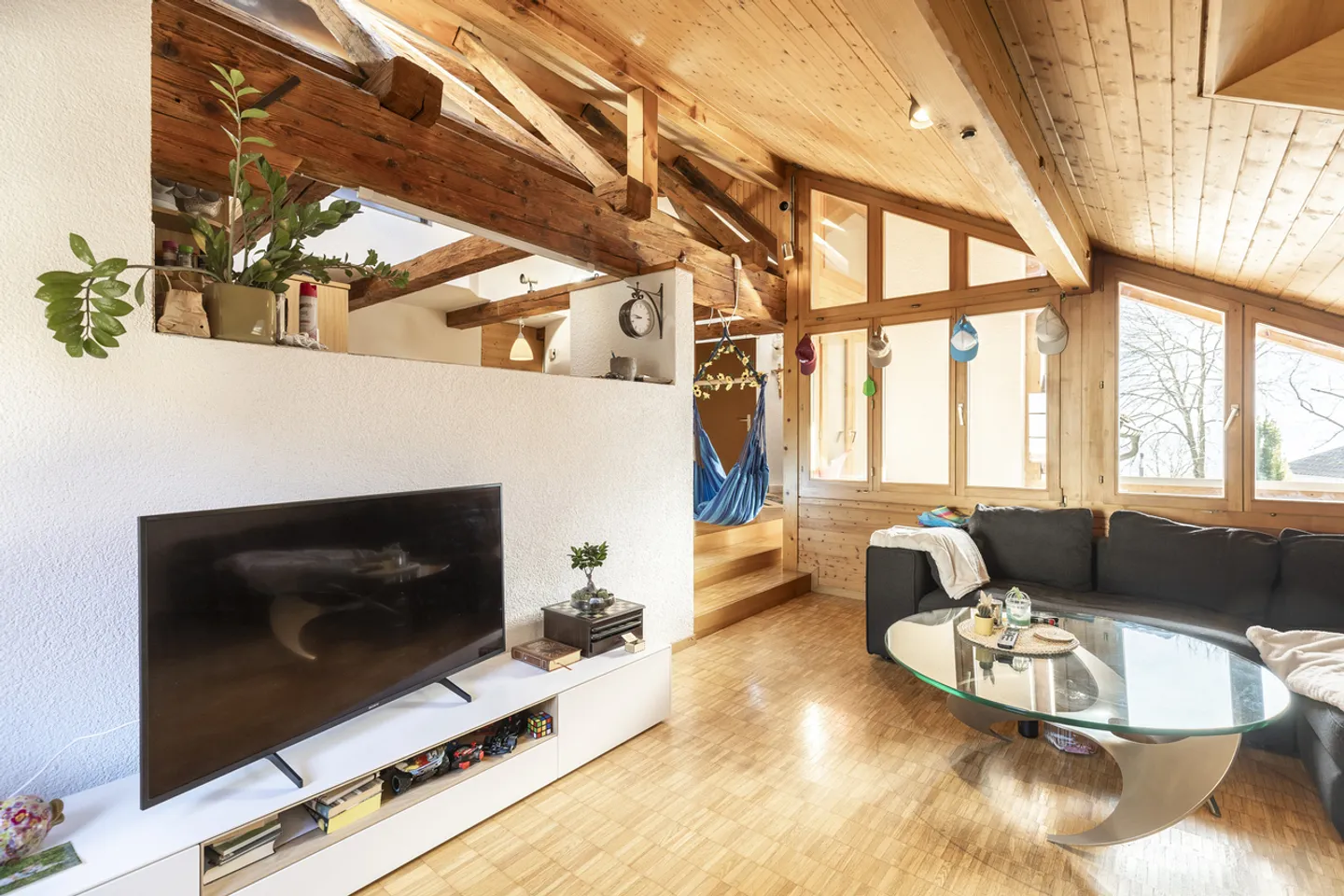 Two sunny residential units under one roof - Photo 2 of 6