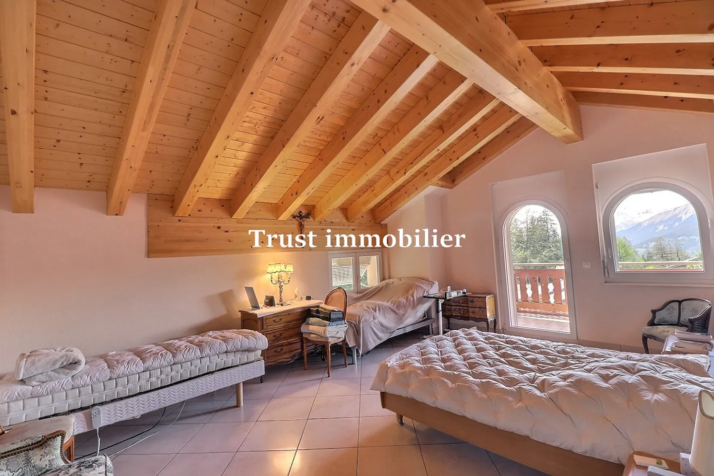 Chalet with Garden in Crans-Montana - Photo 10 of 19