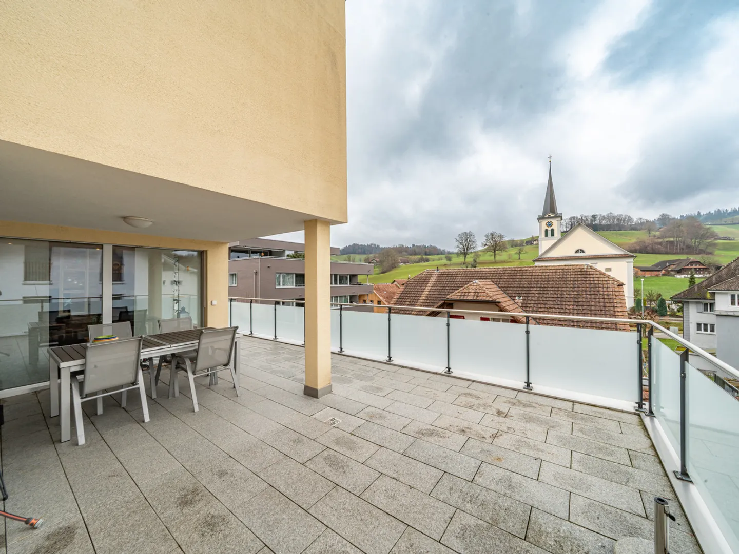 Moderne Maisonette mit Terrassen - Foto 4 von 4