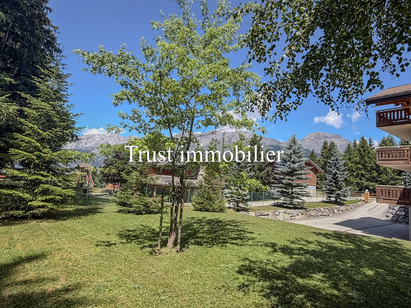 Chalet with Garden in Crans-Montana - Photo 17 of 19