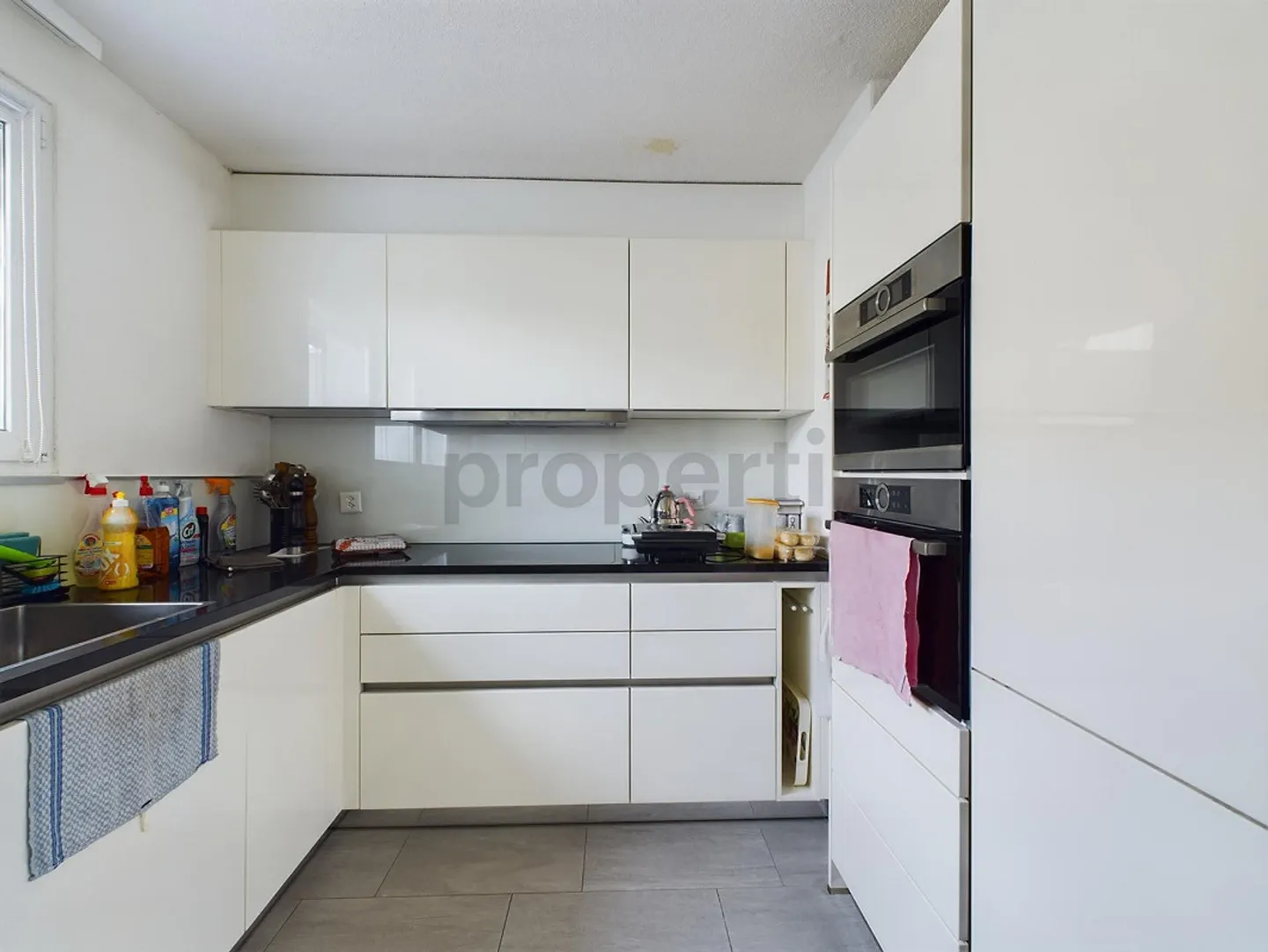 Casa unifamiliare di 5,5 stanze con potenziale in posizione centrale a Zofingen - Foto 2 di 16