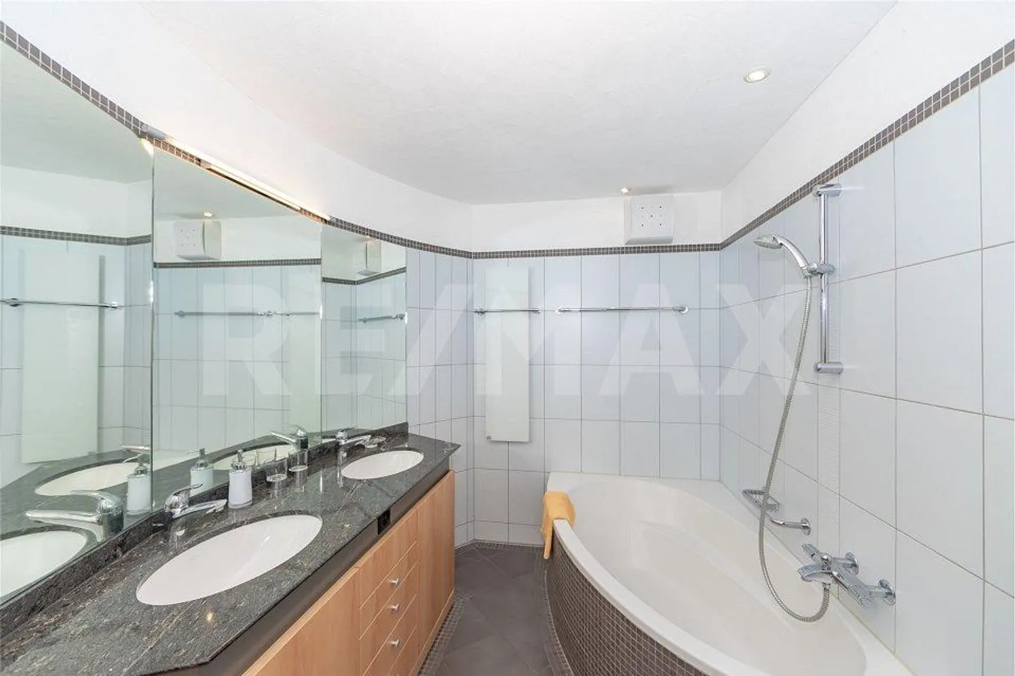 3.5 Zimmer-Ferienwohnung Villa Maria im Dorfzentrum von Engelberg - Foto 12 von 13