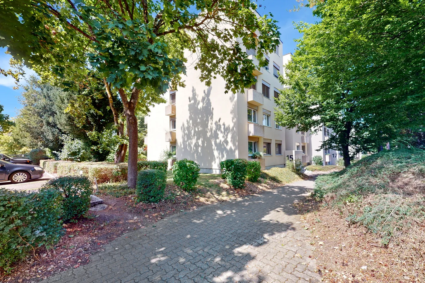 Posto auto accanto a Migros a Therwil - Foto 1 di 1