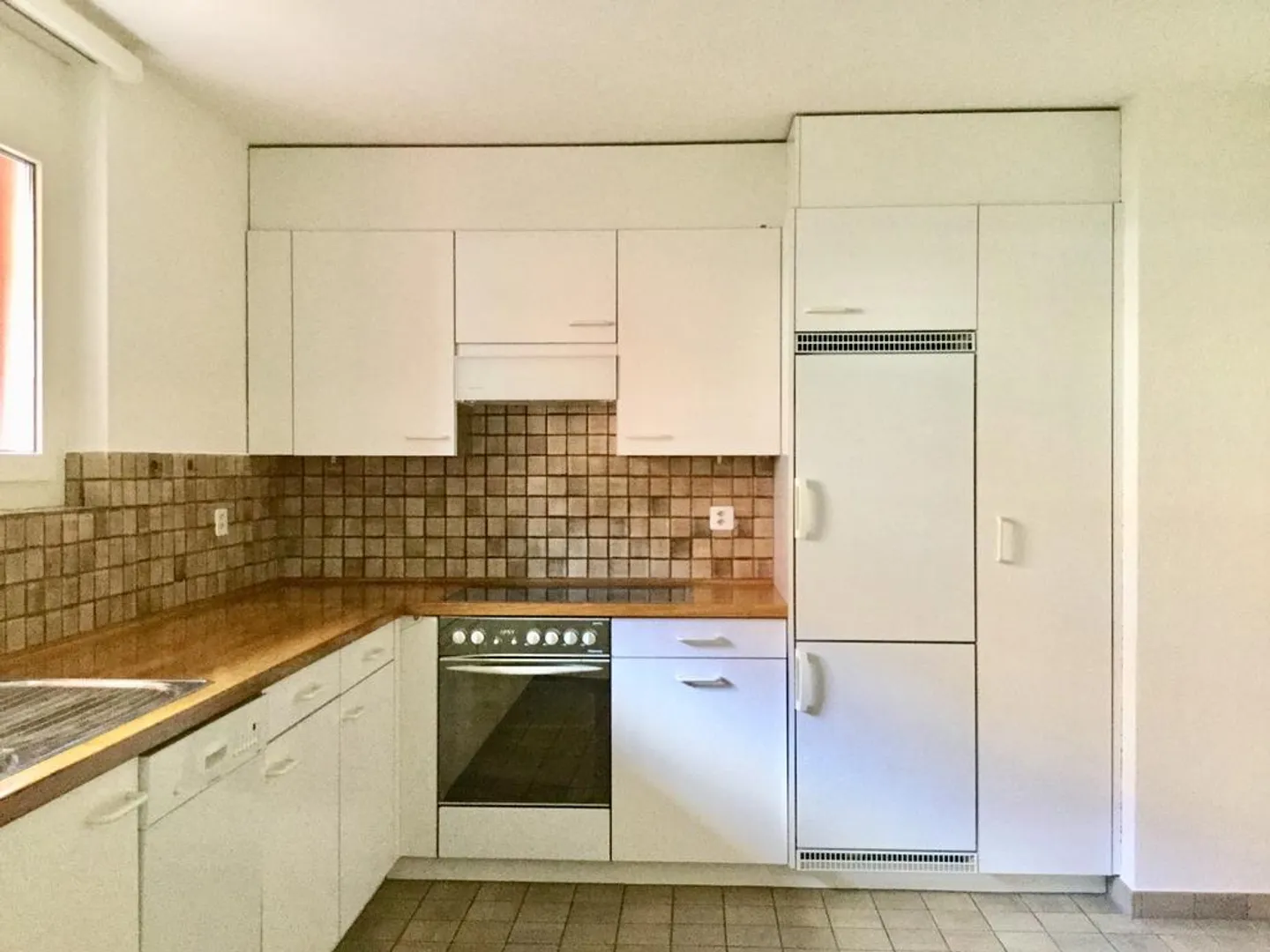 Bella appartamento di 3.5 stanze nel centro di Dübendorf - Foto 2 di 5