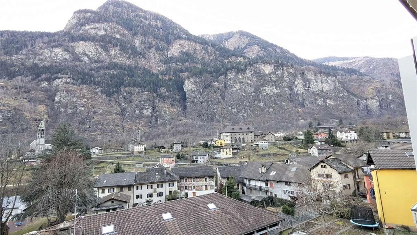 Giornico, excellent 2,5 avec vue sur les montagnes - Photo 10 sur 10