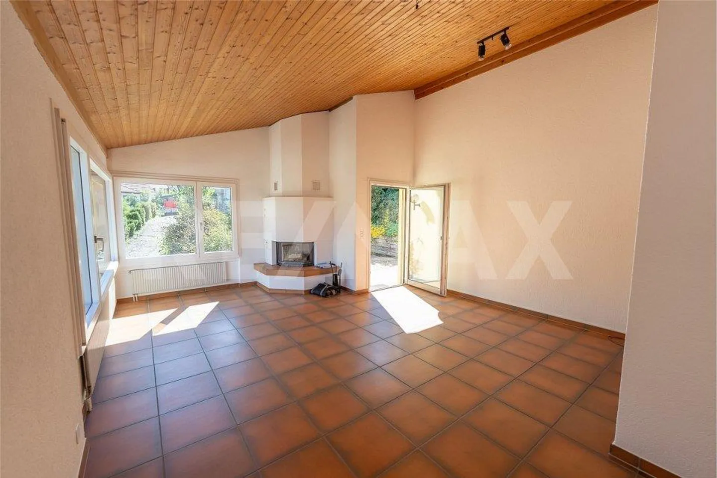 Einfamilienhaus mit atemberaubender Aussicht und viel Umschwung... - Foto 4 von 13