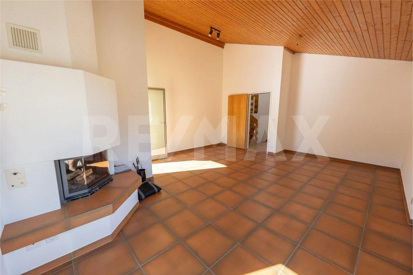 Einfamilienhaus mit atemberaubender Aussicht und viel Umschwung... - Foto 6 von 13