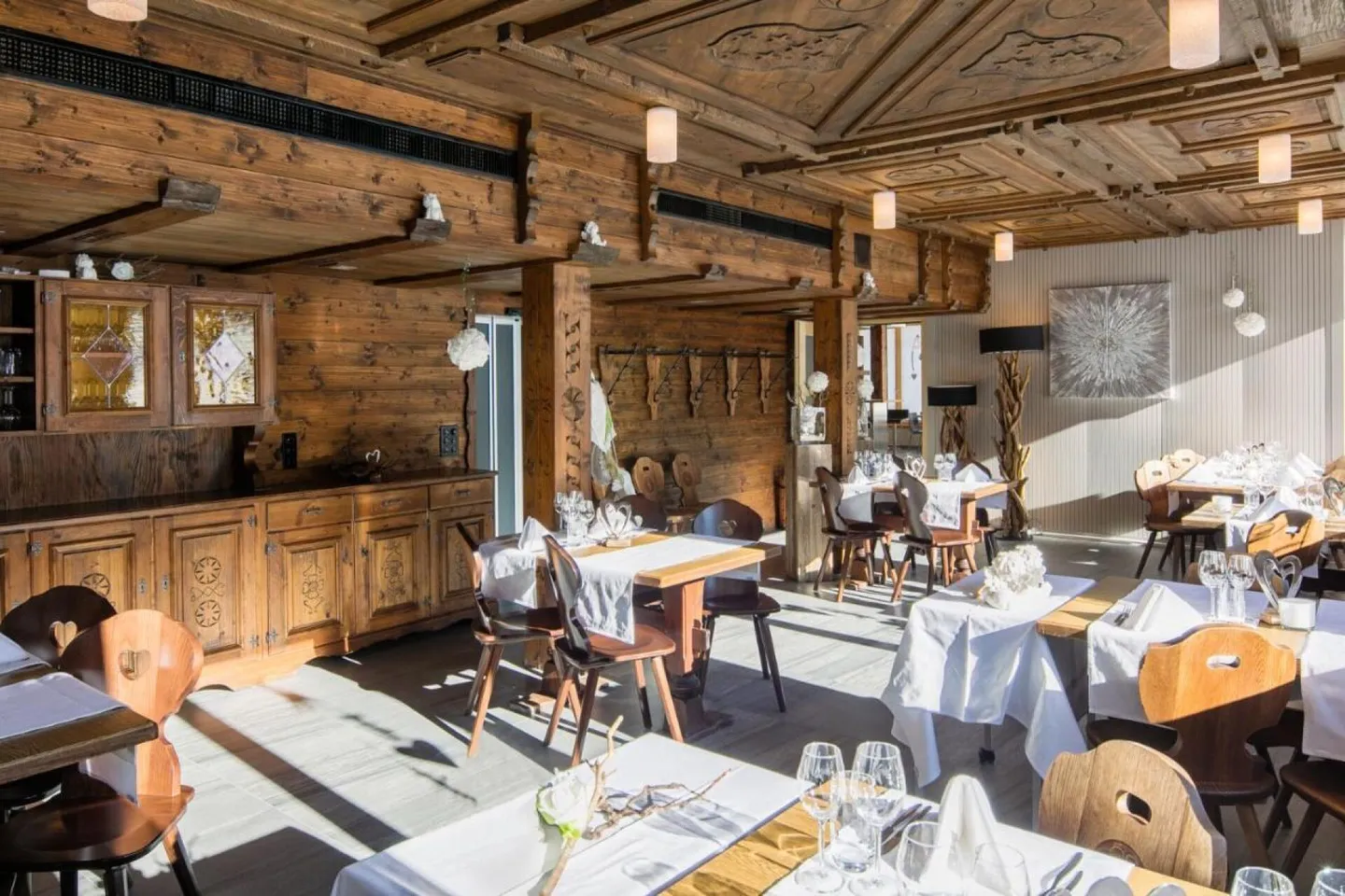 First-class hotel-restaurant RONALP in Bürchen in a top location - Photo 5 of 12