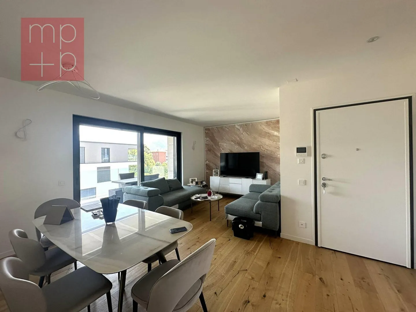 Modernes Appartement in Massagno - Foto 1 von 8