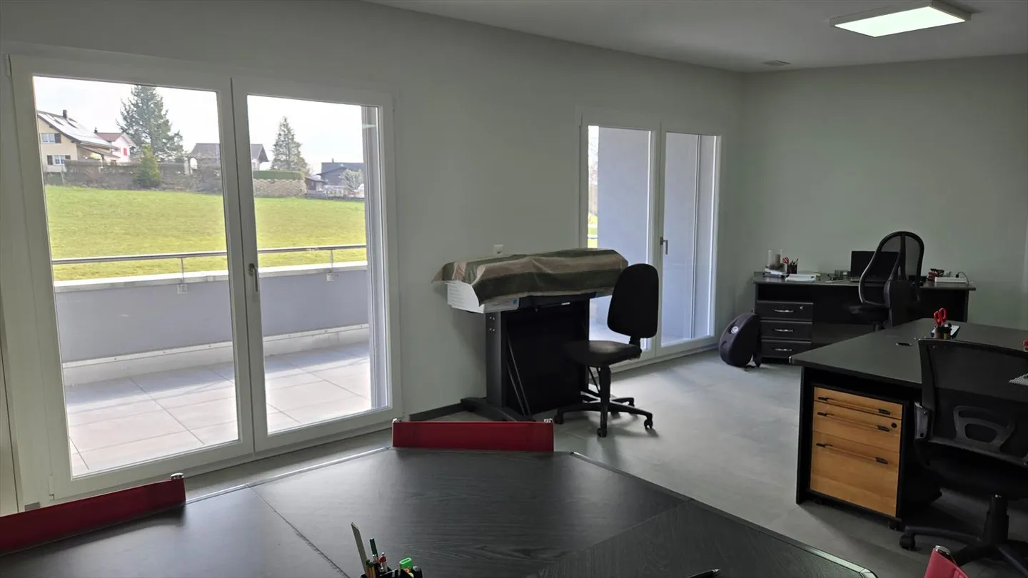 Surface professionnelle à louer à 15 minutes de Fribourg - Photo 4 sur 4