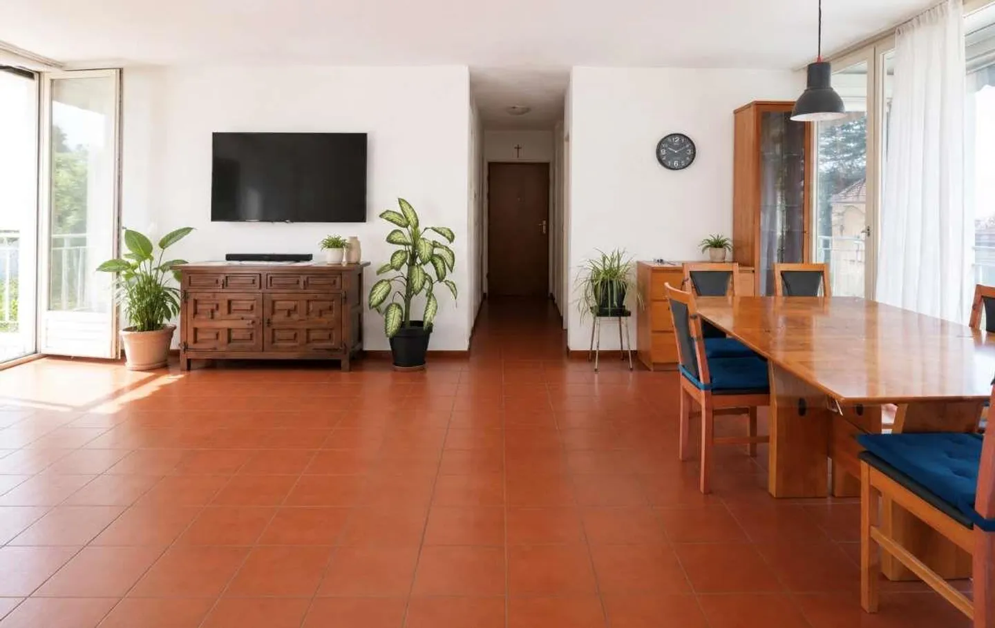 Wohnung mit schöner Terrasse in der Nähe von Dienstleistungen - Foto 1 von 6