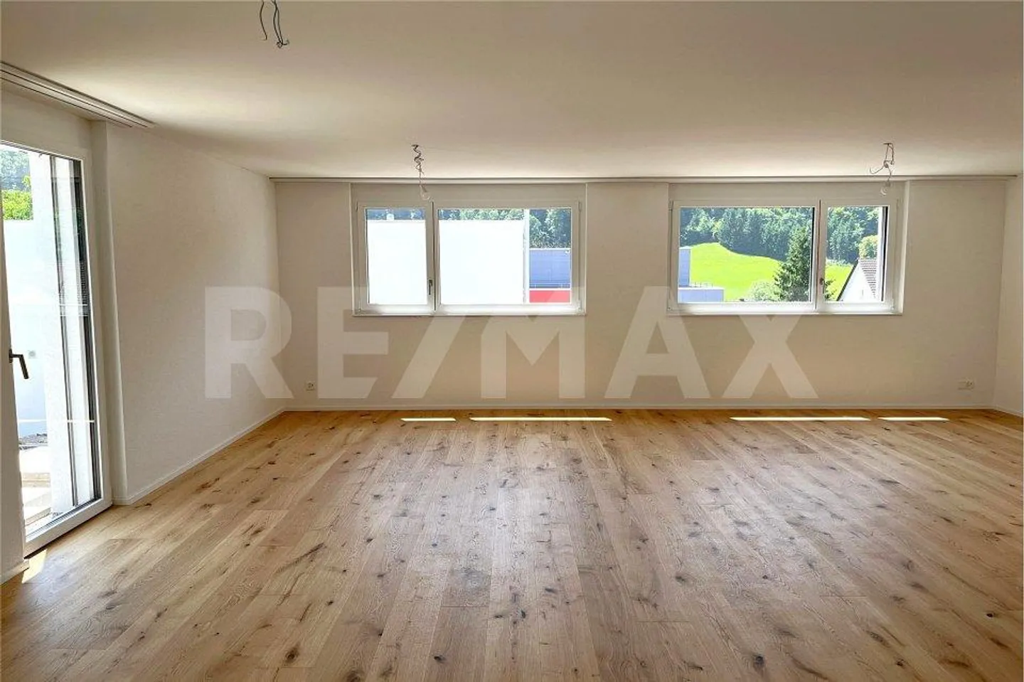 Nuovo progetto di costruzione 6 case unifamiliari a schiera/ Casa n. 3 fila superiore - Foto 2 di 13