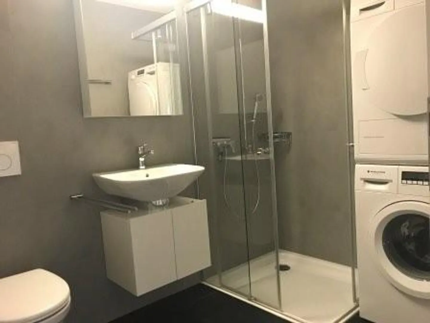 APPARTAMENTO SINGOLO PARTICOLARE al Cuore di Bienne! - Foto 9 di 11