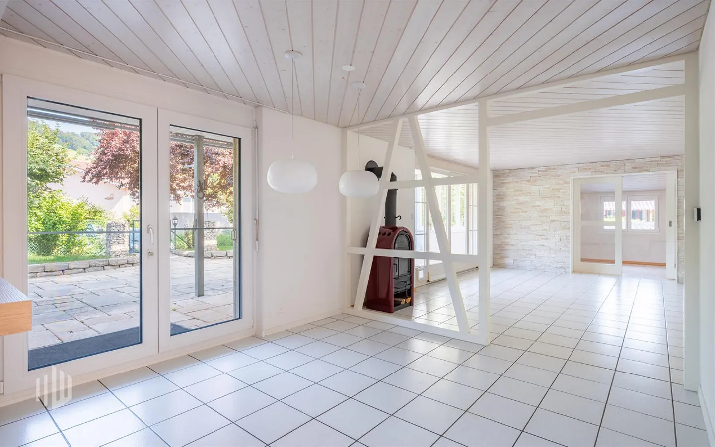 ImmoWyss - Spacious 5.5-room garden apartment in a quiet location - Photo 2 of 13