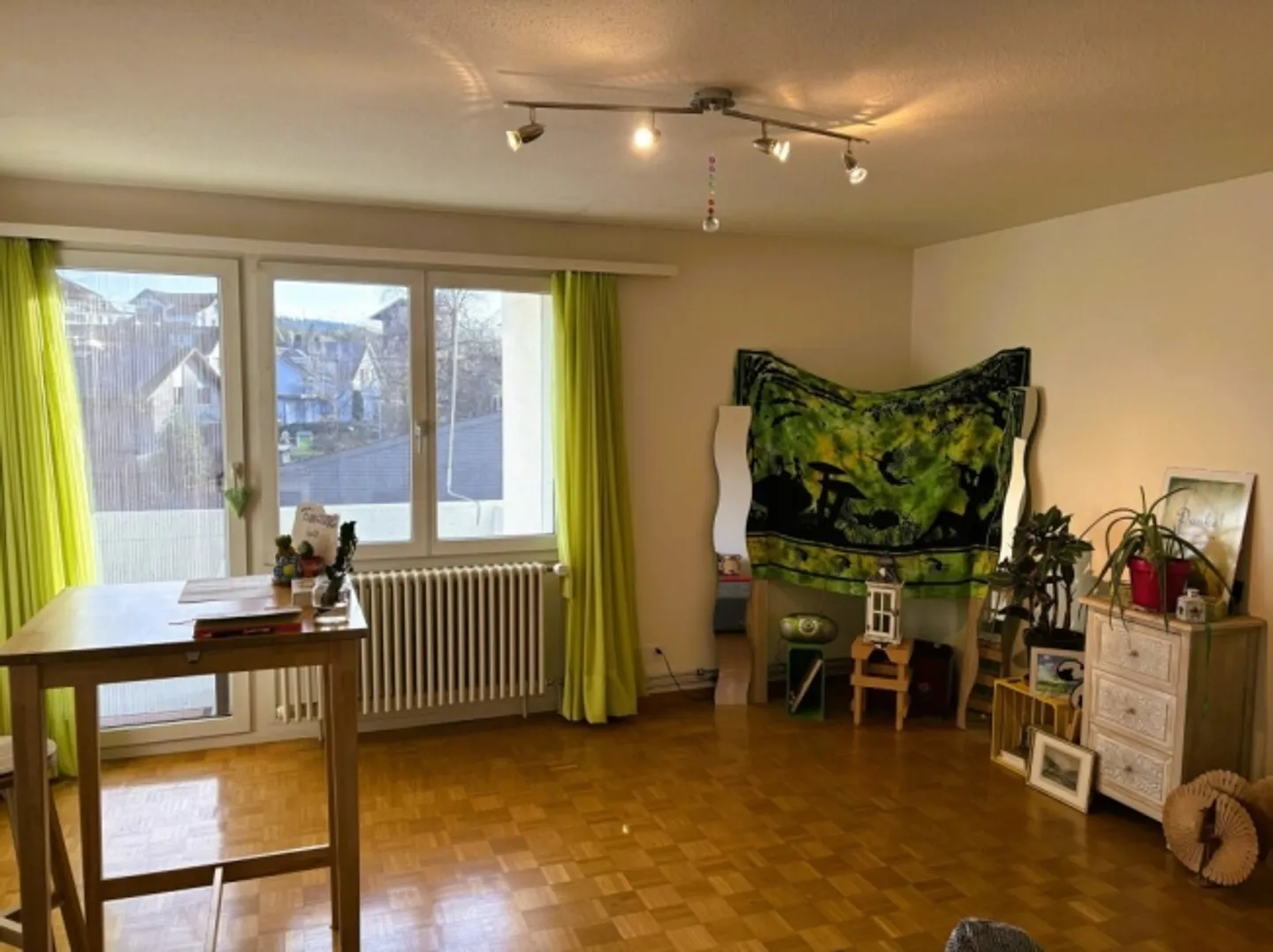 Appartement sous les combles de 4 pièces bien entretenu - Photo 3 sur 10