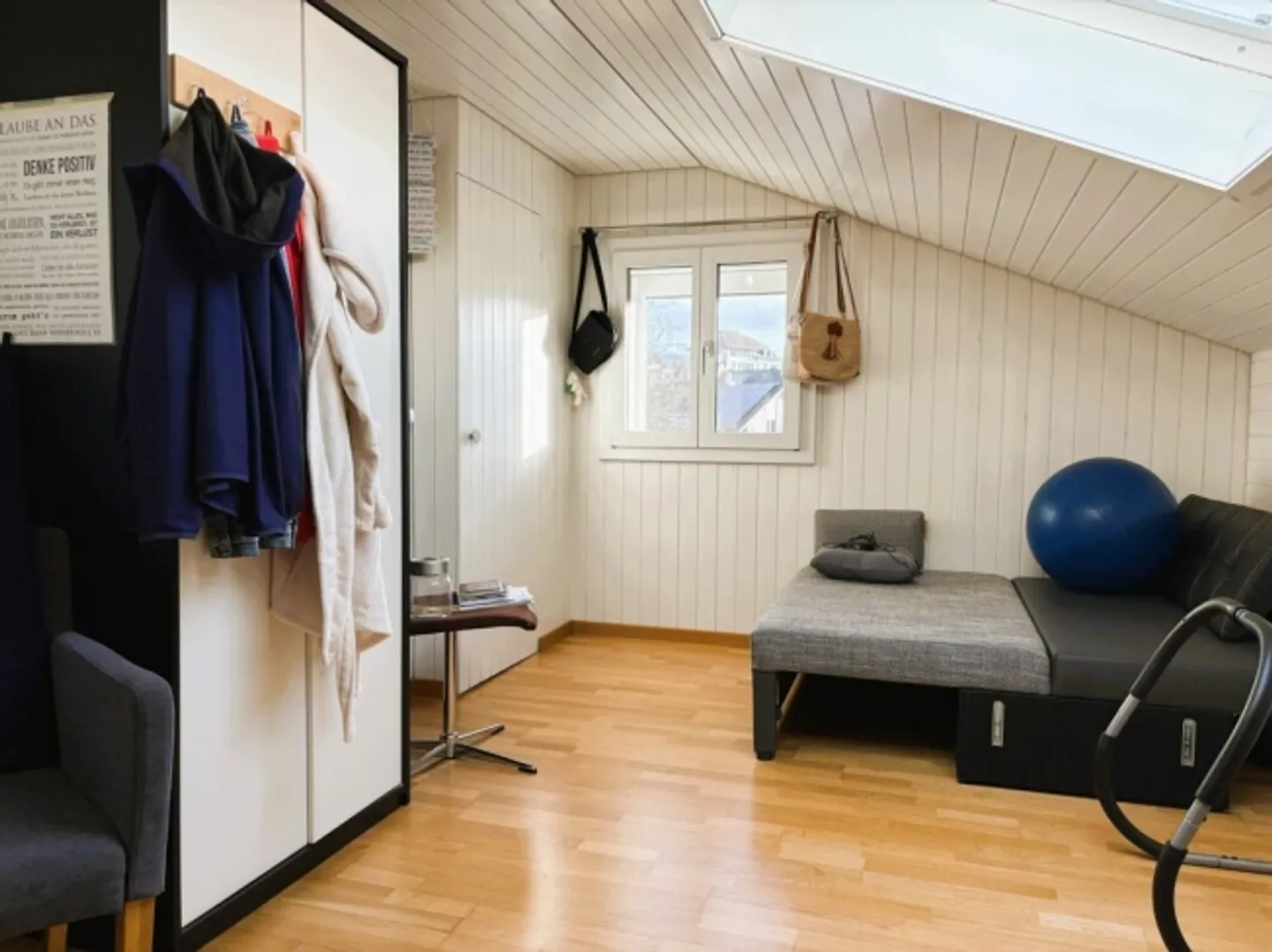 Appartement sous les combles de 4 pièces bien entretenu - Photo 6 sur 10